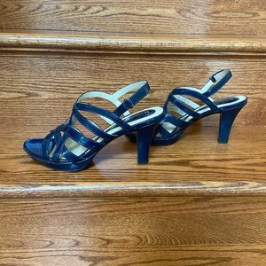 Navy patent Naturalizer sandals